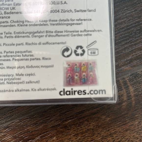 Claire’s peel-off nail polish with rings - Picture 6 of 8